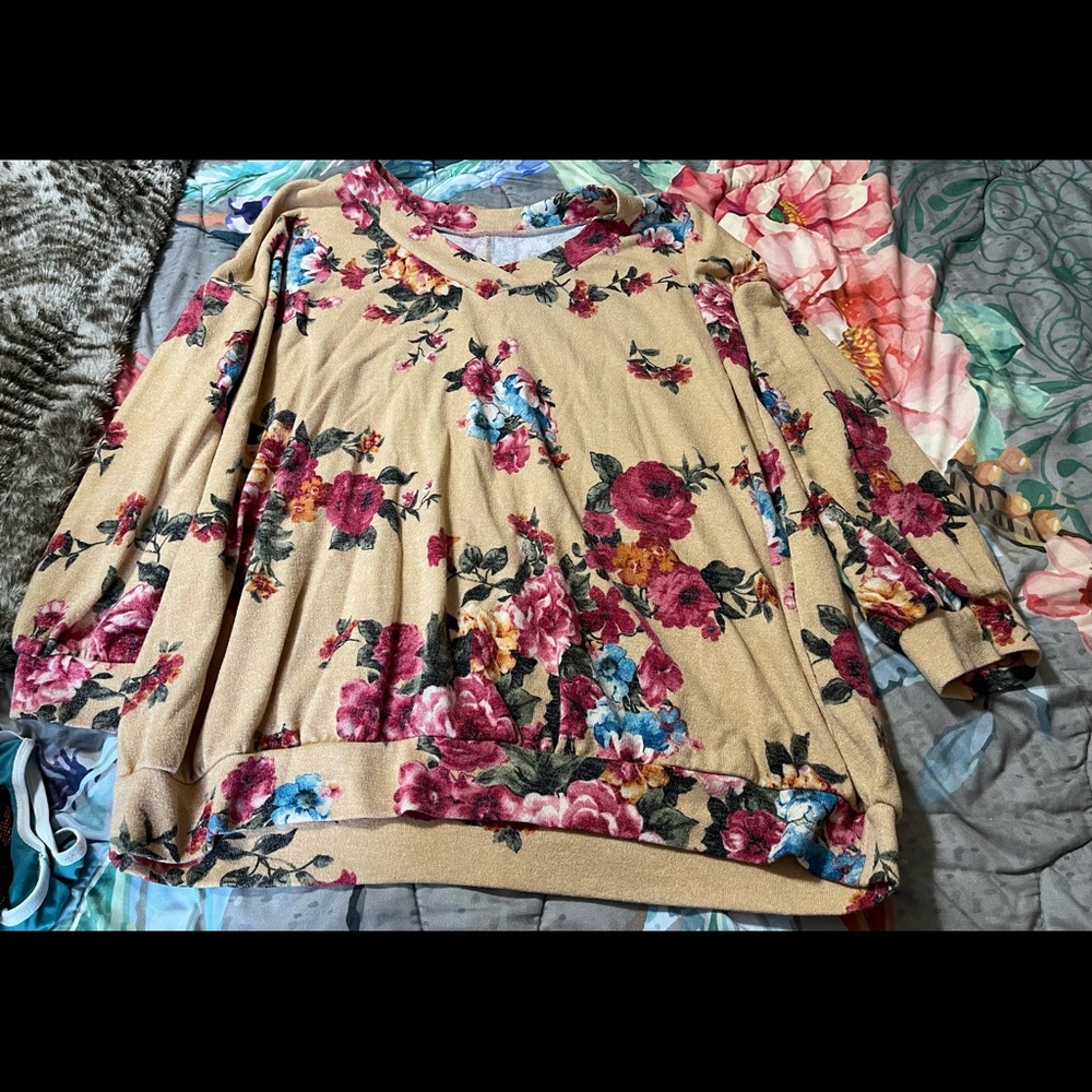 Boutique style 2XL shirt
